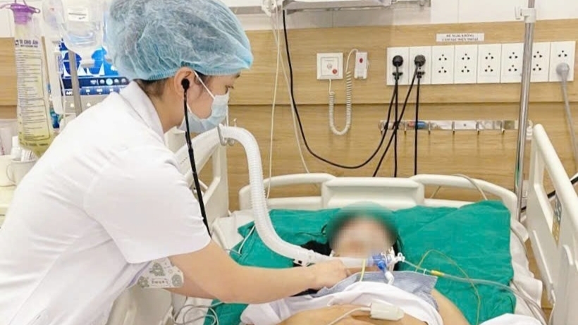 Hai phụ nữ liệt toàn thân sau tiêm botox làm đẹp