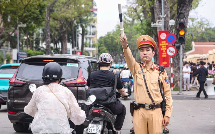 Thông báo phân luồng giao thông phục vụ Tổng duyệt Lễ kỷ niệm 80 năm Cách mạng Tháng Tám thành công và Quốc khánh nước Cộng hòa xã hội chủ nghĩa Việt Nam