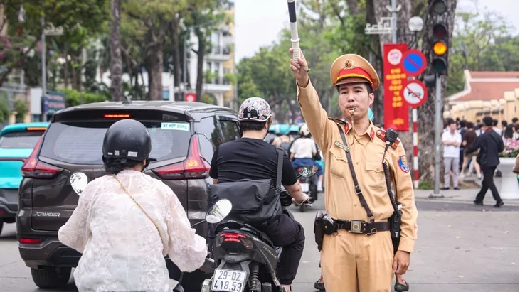 Phân luồng giao thông phục vụ tổng duyệt Lễ kỷ niệm 80 năm Quốc khánh 2/9