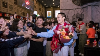 Từ “soái ca” màn ảnh đến Tiểu đội trưởng Tạ gây sốt trong “Mưa đỏ”