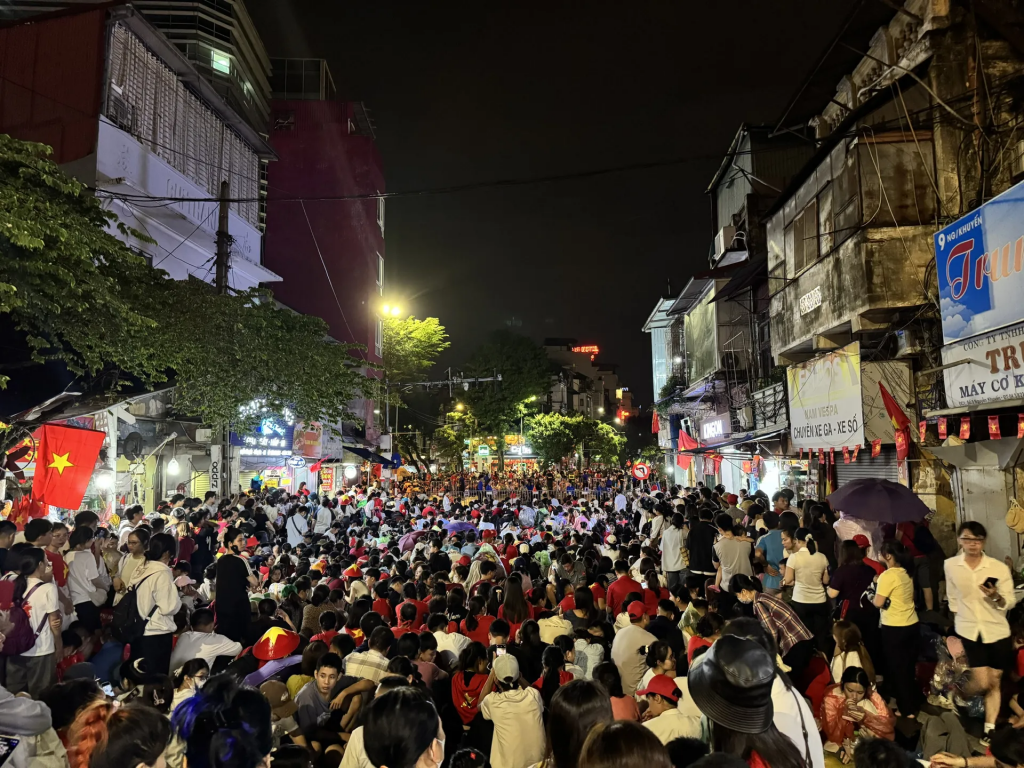 Tại phố Nguyễn Khuyến