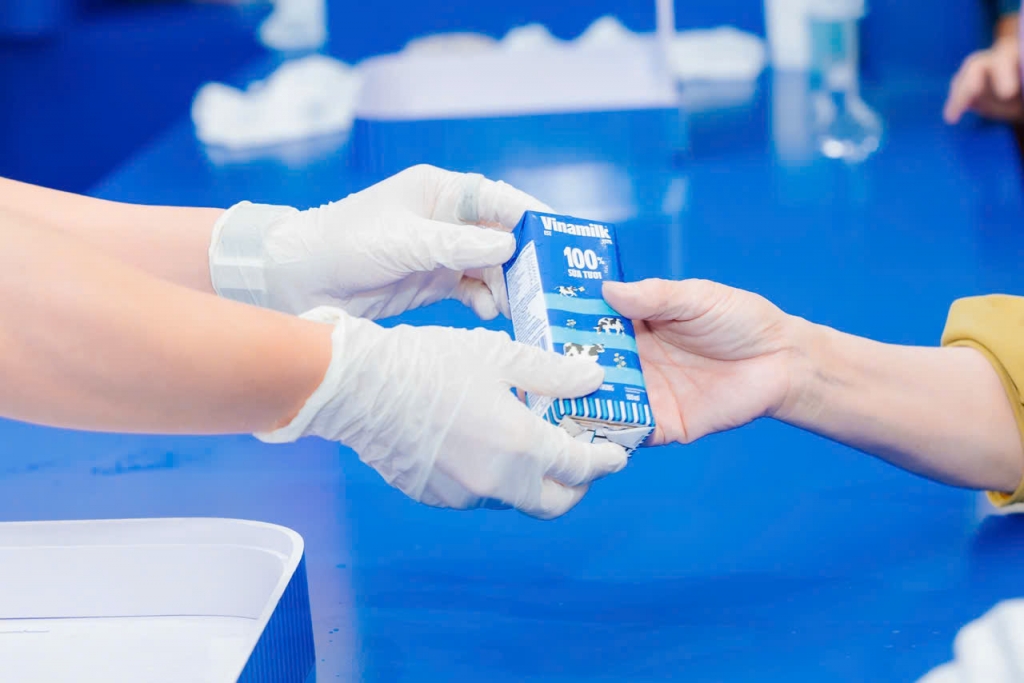 “Từ khi hình thành và suốt gần 50 phát triển Vinamilk luôn xác định sứ mệnh của mình là Không gian trưng bày và trải nghiệm của Vinamilk hút khách tại triển lãm thành tựu đất nước 80 năm