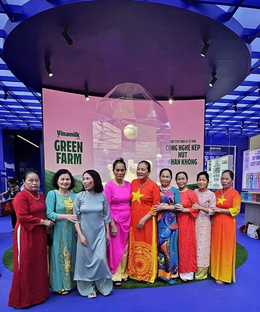 Không gian triển lãm của Vinamilk còn có nhiều góc check – in cho khách tham quan (Ảnh: Vi Nam) Không gian triển lãm của Vinamilk còn có nhiều góc check – in cho khách tham quan (Ảnh: Vi Nam)