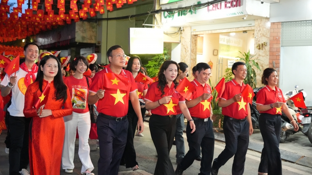 Lan tỏa tình yêu nước từ chuỗi chương trình “Sắc đỏ Ba Đình”