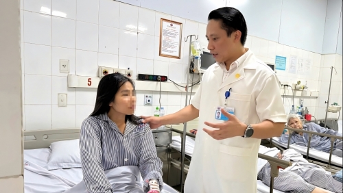 Thi thoảng đau đầu, run tay, cô gái trẻ bất ngờ phát hiện túi phình mạch não