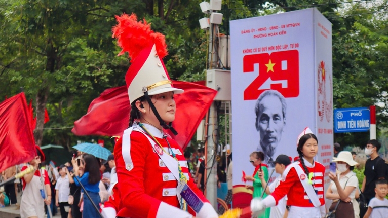 Đoàn nhạc kèn học sinh TP Hồ Chí Minh biểu diễn tại Hà Nội