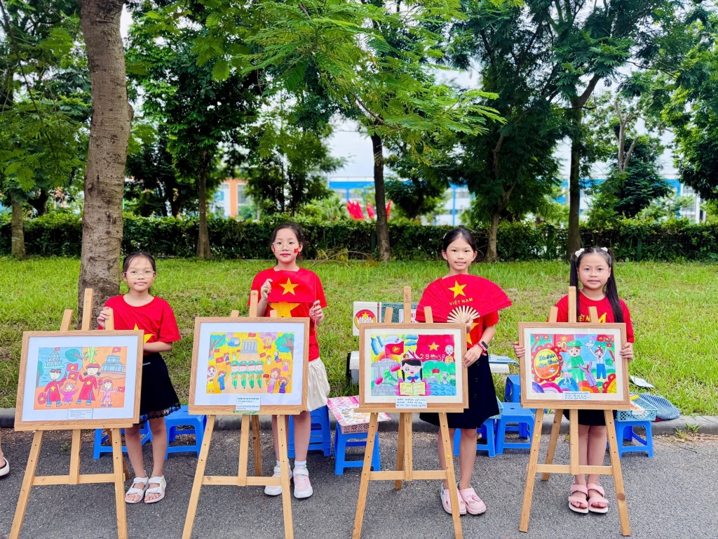 Học sinh Hà Nội chào mừng 80 năm Quốc khánh bằng hội họa