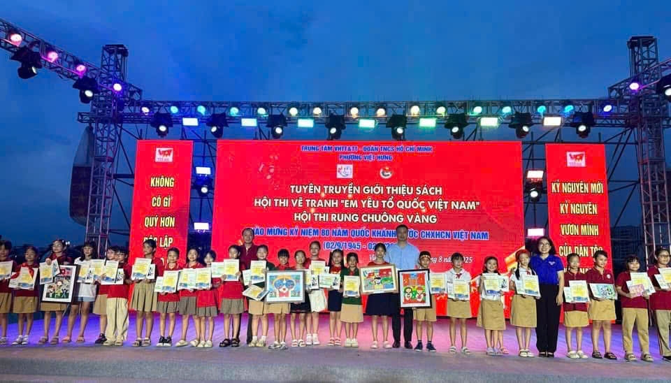 Học sinh Hà Nội chào mừng 80 năm Quốc khánh bằng hội họa