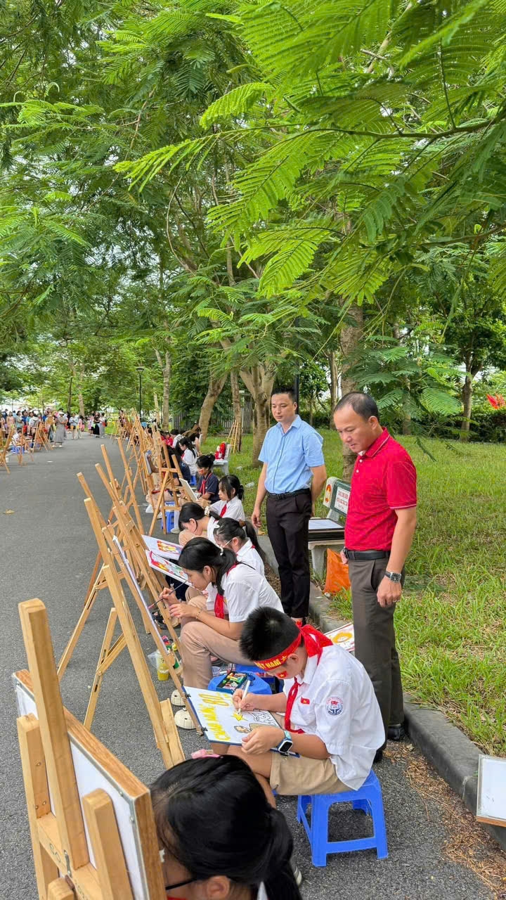 Học sinh Hà Nội chào mừng 80 năm Quốc khánh bằng hội họa