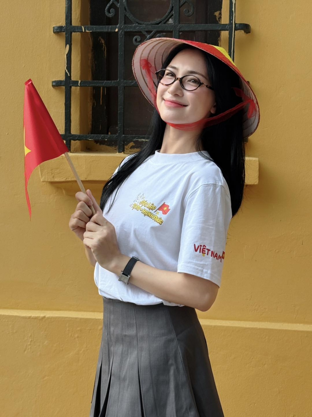 Hòa Minzy thẳng thắn đáp trả antifan khi so sánh với ca sĩ Mỹ Tâm