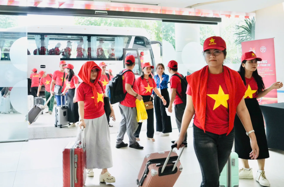 Phó Chủ tịch UBND TP Hà Nội Trương Việt Dũng đón Đoàn đại biểu TP Đà Nẵng dự Đại lễ A80 Phó Chủ tịch UBND TP Hà Nội Trương Việt Dũng đón Đoàn đại biểu TP Đà Nẵng dự Đại lễ A80