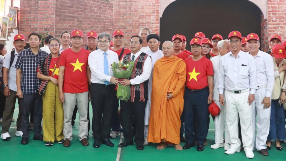 Phó Chủ tịch UBND TP Hà Nội Trương Việt Dũng đón Đoàn đại biểu TP Đà Nẵng dự Đại lễ A80