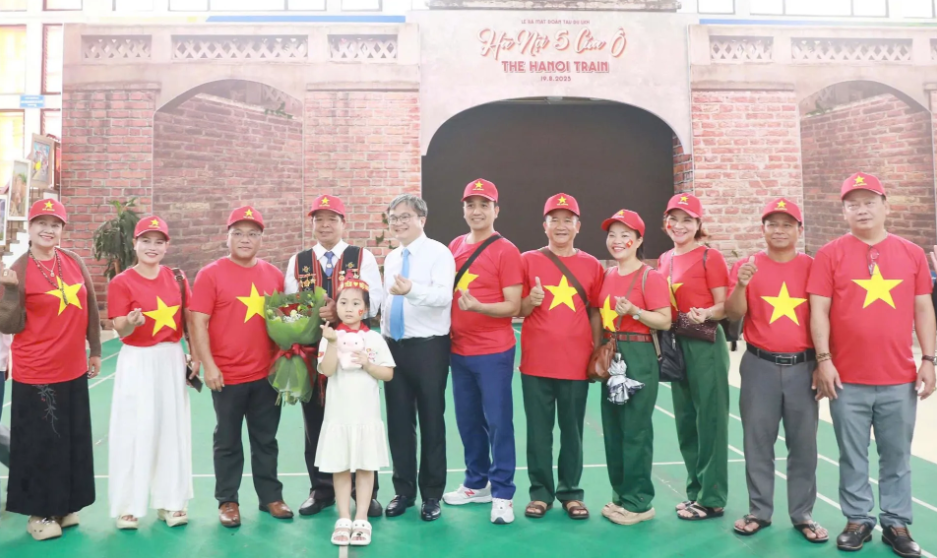 Phó Chủ tịch UBND TP Hà Nội Trương Việt Dũng đón Đoàn đại biểu TP Đà Nẵng dự Đại lễ A80 Phó Chủ tịch UBND TP Hà Nội Trương Việt Dũng đón Đoàn đại biểu TP Đà Nẵng dự Đại lễ A80