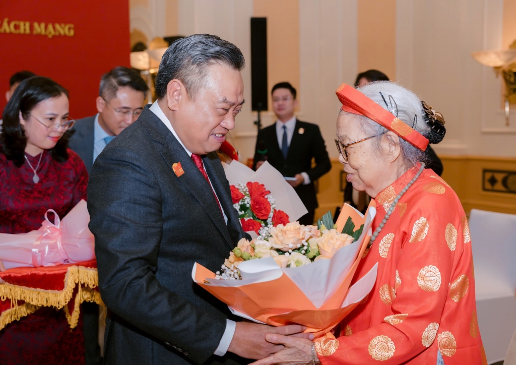 Lãnh đạo thành phố Hà Nội gặp mặt, tri ân Bà mẹ Việt Nam anh hùng, người có công với cách mạng