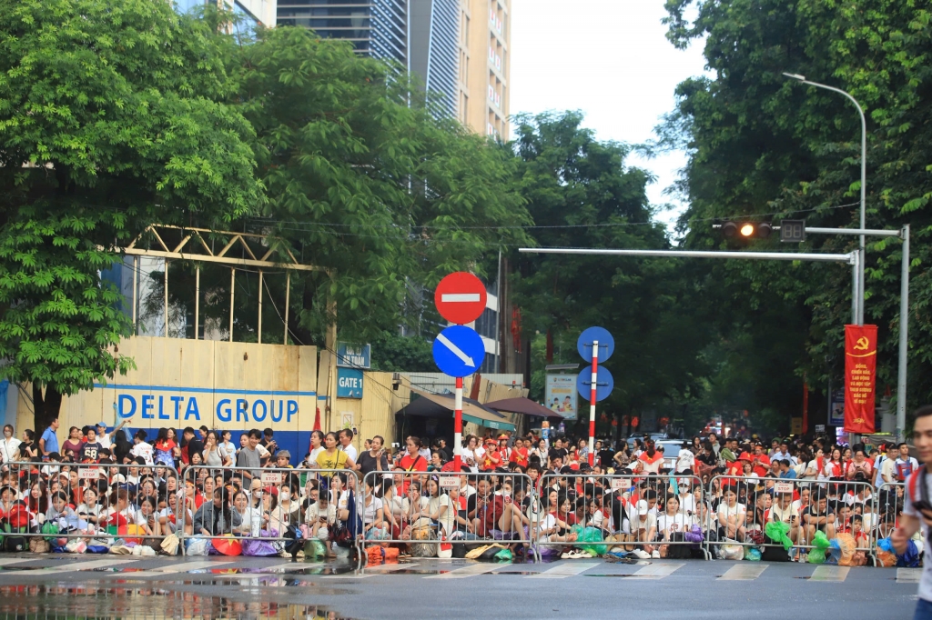 Người dân nô nức chờ đón Lễ diễu binh, diễu hành 2/9 Người dân nô nức chờ đón Lễ diễu binh, diễu hành 2/9