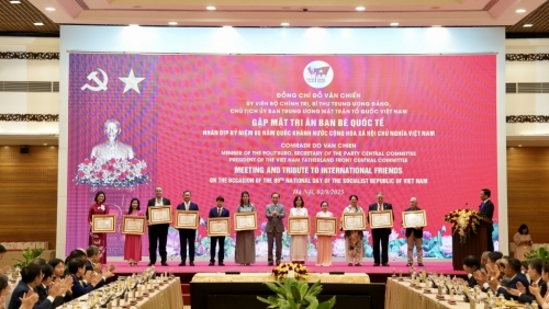 ActionAid được Thủ tướng Chính phủ tặng Bằng khen