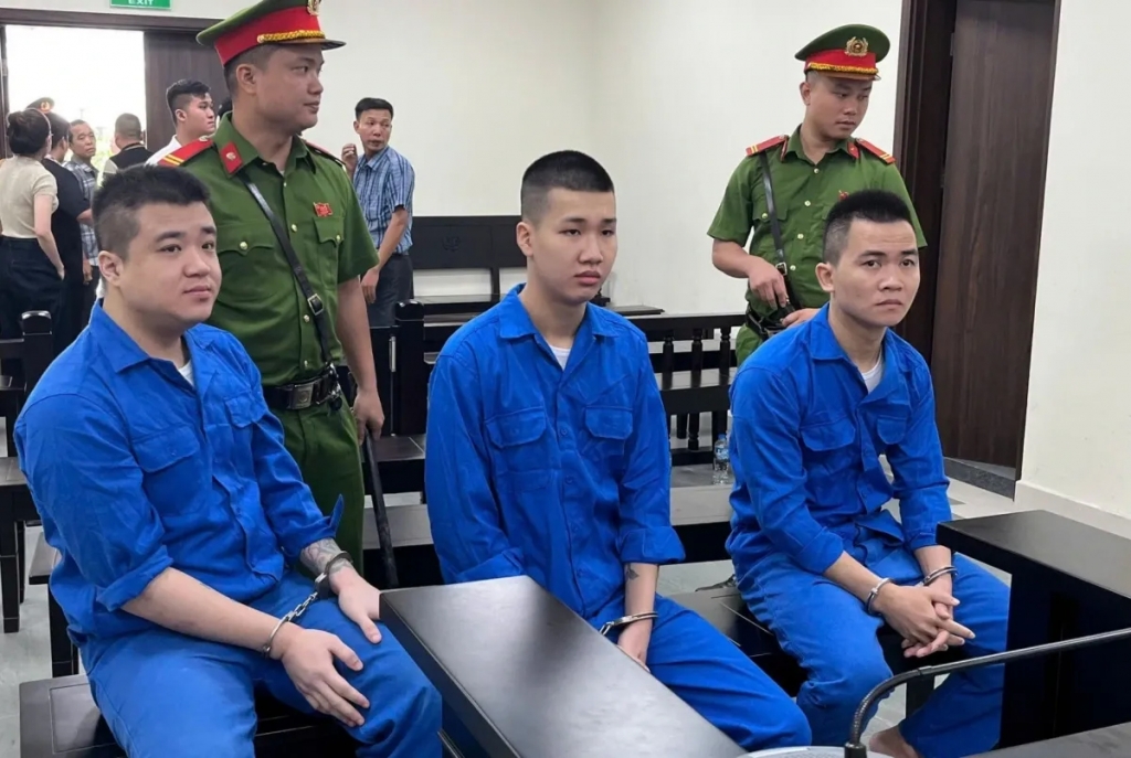 Các bị cáo tại toà. Ảnh: N.N