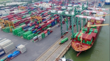 Xuất nhập khẩu giữ nhịp tăng trưởng