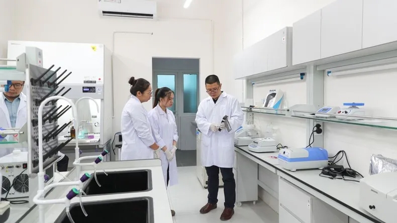 Hoạt động thí nghiệm, thực hành trong đào tạo, nghiên cứu của cán bộ giảng viên, sinh viên Đại học Quốc gia Hà Nội. Ảnh: N.M Hoạt động thí nghiệm, thực hành trong đào tạo, nghiên cứu của cán bộ giảng viên, sinh viên Đại học Quốc gia Hà Nội. Ảnh: N.M