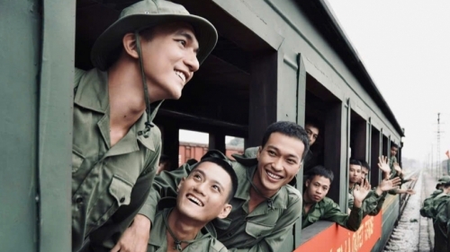 "Mưa đỏ" đạt doanh thu 458 tỷ đồng, được chiếu miễn phí tại Quảng Trị từ hôm nay