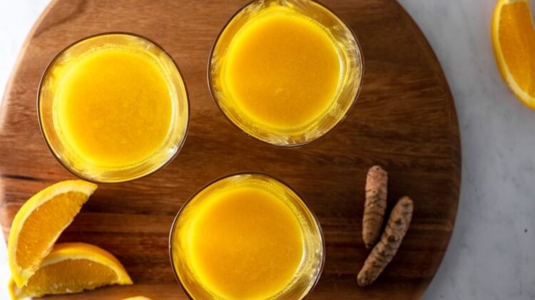 Uống nước ép nghệ tươi vào thời điểm nào là tốt nhất?