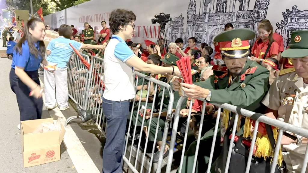 Nữ “thủ lĩnh” lan tỏa nghĩa tình người Hà Nội