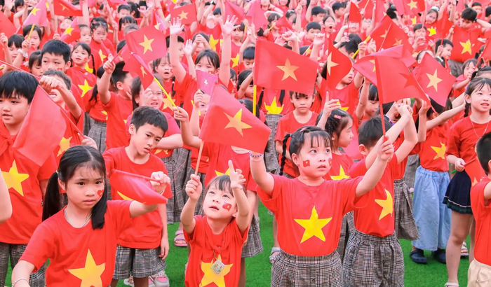 Chi tiết Lễ khai giảng đặc biệt mừng 80 năm truyền thống ngành Giáo dục