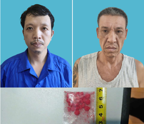 Các đối tượng Nguyễn Vinh Quang, Nguyễn Đức Chiến và tang vật thu giữ. Ảnh: CQCA