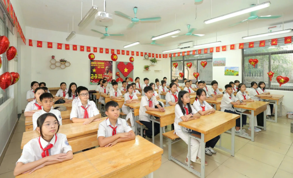 Trẻ em mầm non, học sinh phổ thông trong cơ sở giáo dục công lập là đối tượng được miễn học phí. Ảnh: KT&ĐT