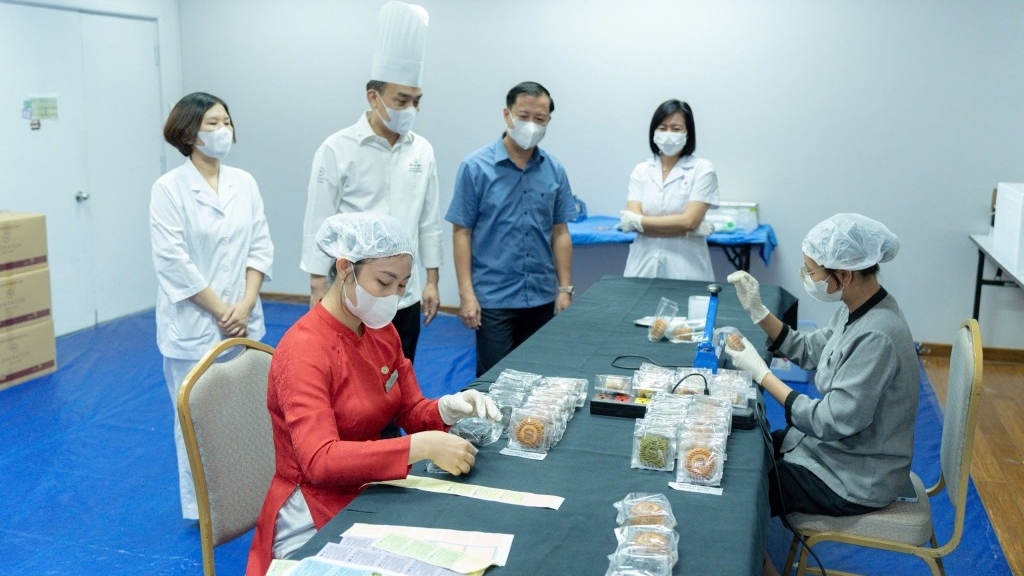 Hà Nội tăng cường thanh tra, hậu kiểm đảm bảo an toàn thực phẩm dịp Tết Trung thu