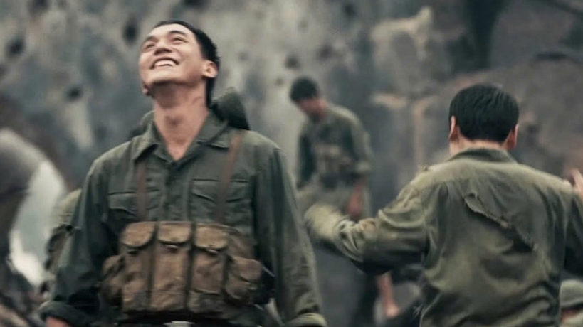 "Mưa đỏ" đạt doanh thu hơn 520 tỷ đồng, sớm "ẵm" ngôi vương phòng vé Việt