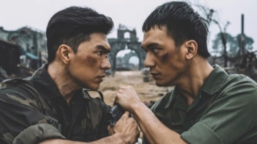 Nhiều trường học mua vé mời học sinh xem miễn phí phim "Mưa đỏ"