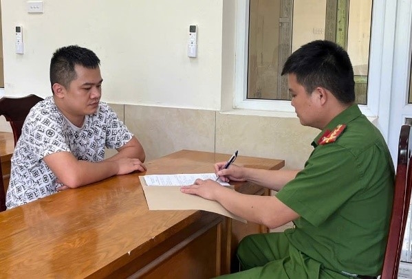 Đối tượng truy nã Dương Văn Tú đầu thú cơ quan Công an