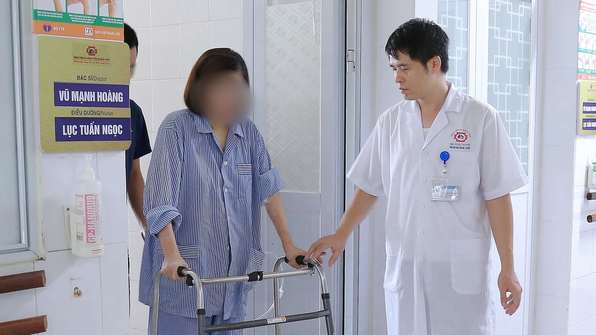 Cứu sống cô gái 31 tuổi sốc đa chấn thương sau khi nhảy cầu Bãi Cháy