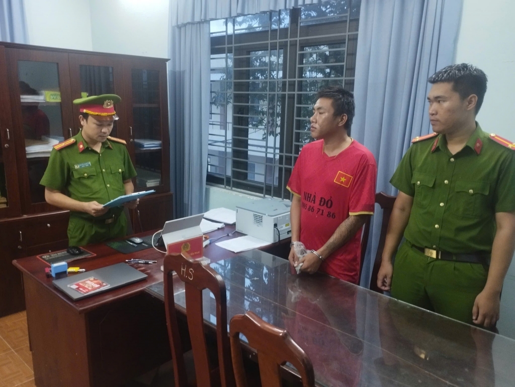 Đối tượng Thái Anh Tuấn tại cơ quan công an. Ảnh: CQCA Đối tượng Thái Anh Tuấn tại cơ quan công an. Ảnh: CQCA