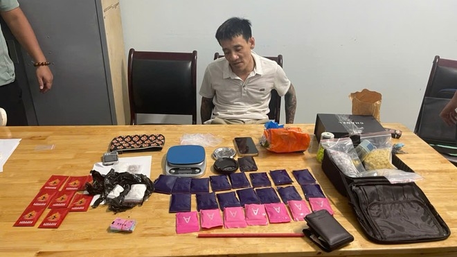 Triệt phá đường dây mua bán ma túy tổng hợp quy mô lớn