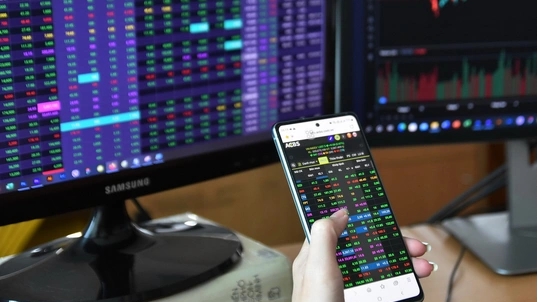 Thị trường chứng khoán ngày 8/9: khối ngoại gom mạnh cổ phiếu ngân hàng và chứng khoán