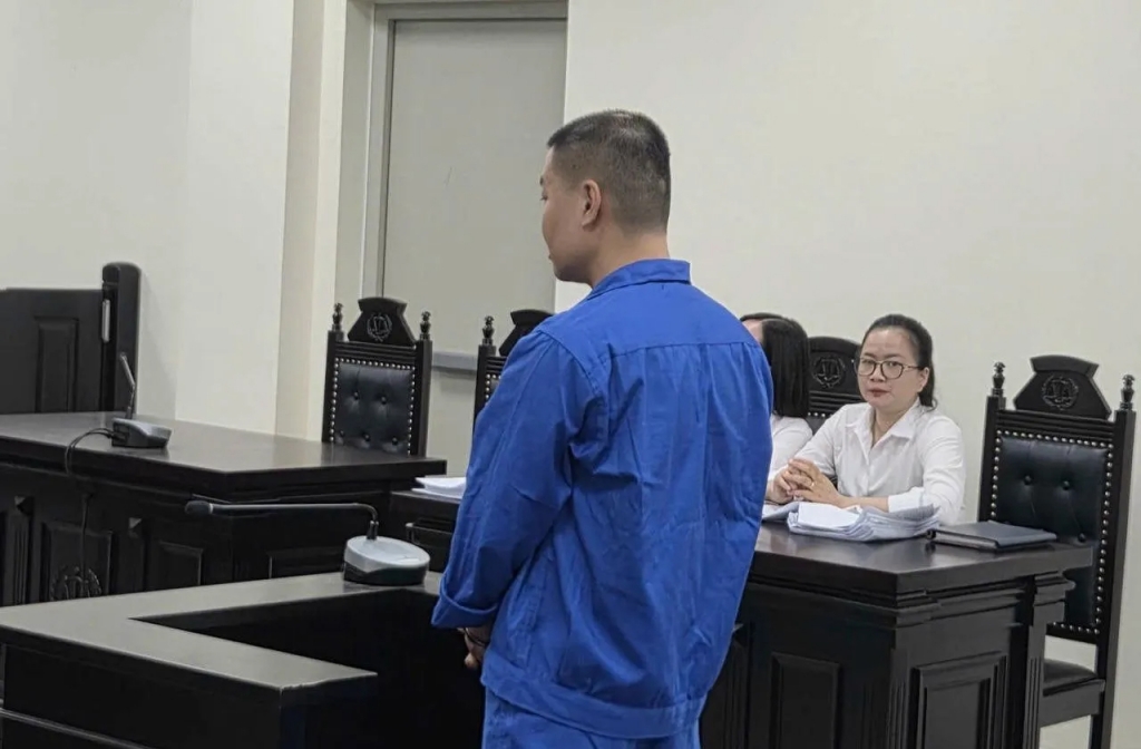 Bị cáo Vinh tại toà. Ảnh: N.N