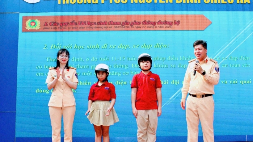 Tích cực nâng cao ý thức chấp hành pháp luật về an toàn giao thông cho học sinh