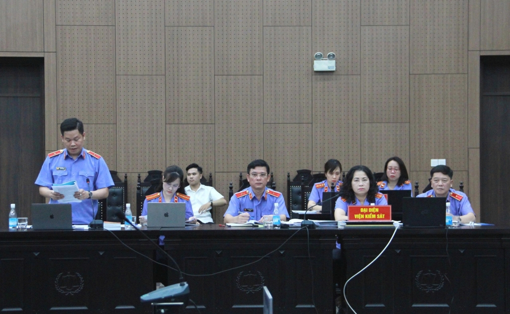 Cựu Phó Chủ nhiệm Văn phòng Quốc hội bị đề nghị 5 – 6 năm tù