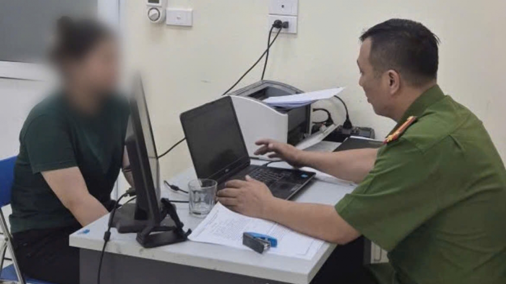 Sự thật đằng sau việc nữ sinh viên ở trong nhà nghỉ lúc nửa đêm