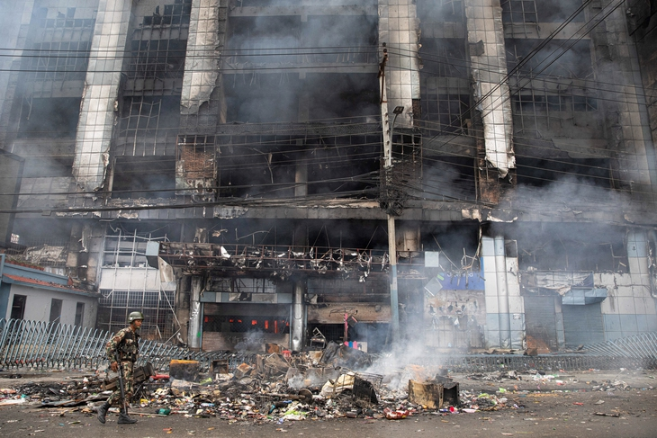 Nepal hỗn loạn: hơn 13.500 tù nhân vượt ngục, biểu tình chống chính phủ lan rộng Nepal hỗn loạn: hơn 13.500 tù nhân vượt ngục, biểu tình chống chính phủ lan rộng