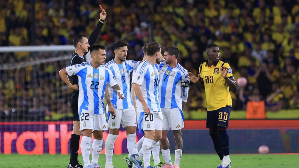 Argentina mất ngôi số 1 thế giới sau hơn 2 năm thống trị