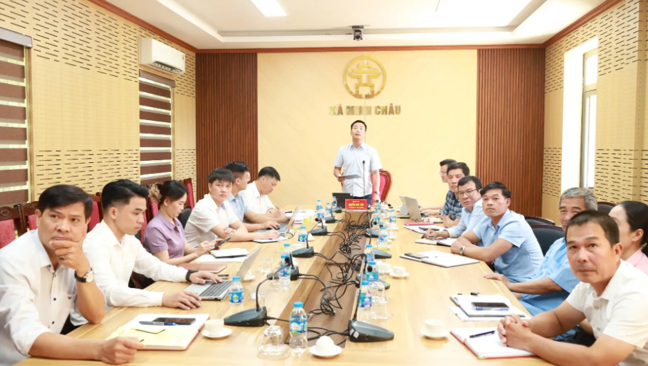 Bí thư Đảng ủy xã Minh Châu Nguyễn Đức Tiến phát biểu tham luận tại điểm cầu xã Minh Châu. Bí thư Đảng ủy xã Minh Châu Nguyễn Đức Tiến phát biểu tham luận tại điểm cầu xã Minh Châu.