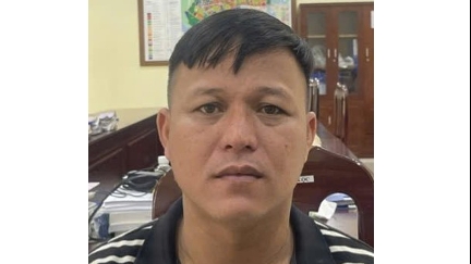 Đối tượng truy nã về tội mua bán người ra đầu thú