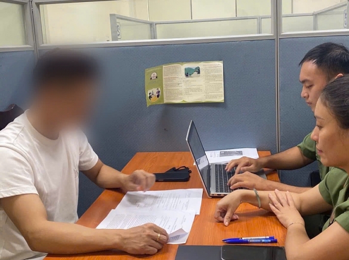 Streamer Độ Mixi thừa nhận sử dụng shisha