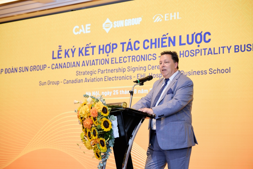Ông Al Contrino cam kết CAE sẽ đồng hành cùng Sun Group xây dựng một nguồn nhân lực bền vững cho ngành hàng không