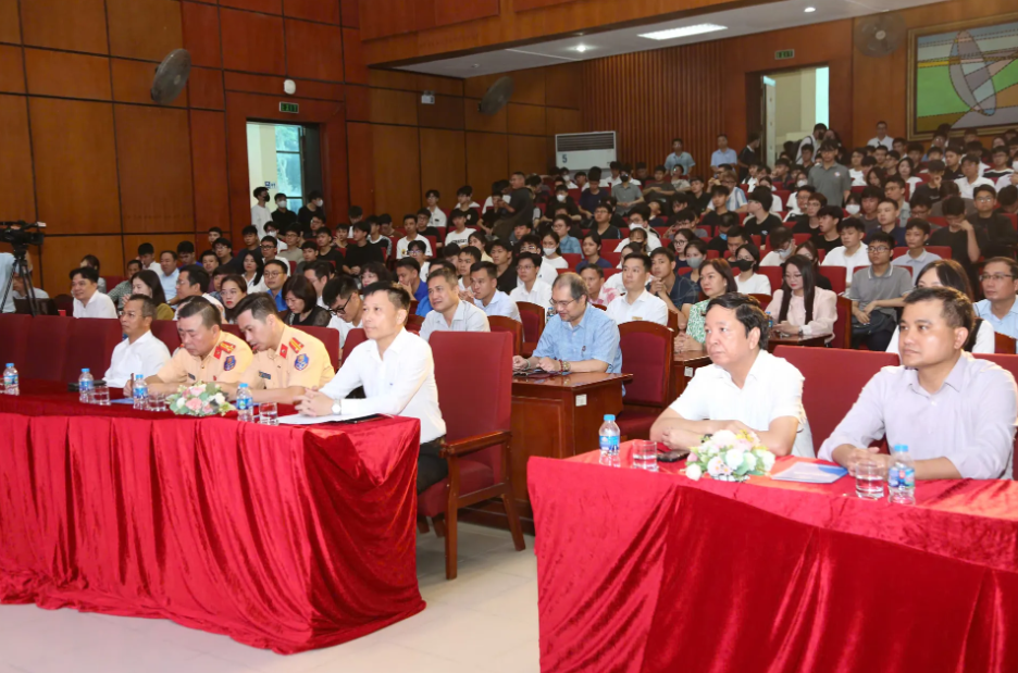 Tiếp nối hành trình bồi đắp, xây dựng văn hoá giao thông