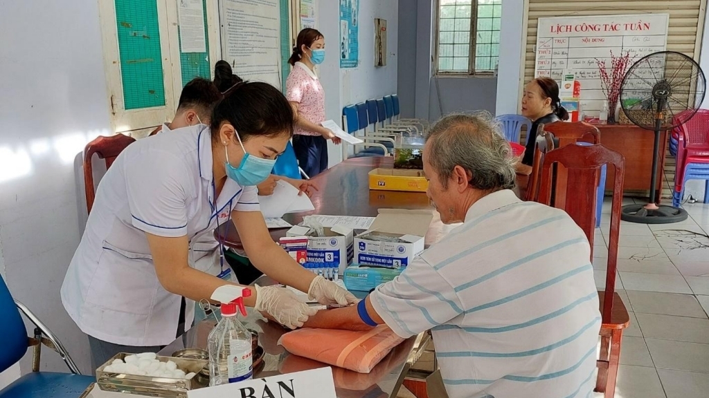 Triển khai giải pháp đột phá nhằm nâng cao sức khỏe Nhân dân