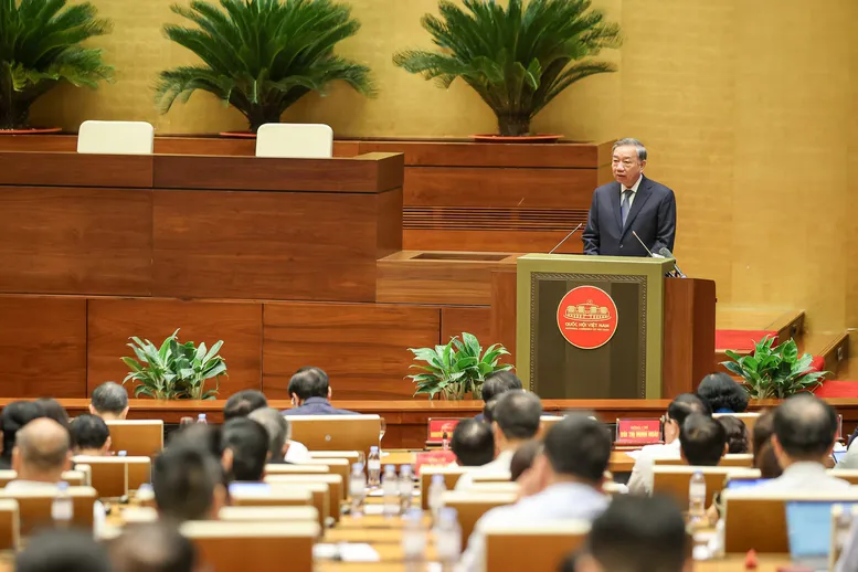 Tổng Bí thư Tô Lâm chỉ rõ: Từ nay đến 2030, chúng ta phấn đấu dự phòng công suất tối thiểu 15%, giảm tổn thất điện năng đáng kể - Ảnh VGP/Nhật Bắc